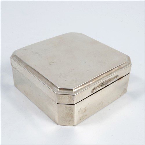 Lot 451 - A silver jewellery box, of square form with